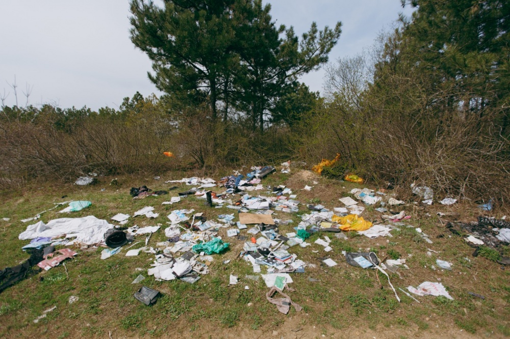 Les communes luttent contre l’augmentation des dépôts sauvages en été !